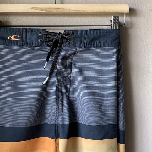 O’NEILL Gray and Orange Board Shorts - Picture 3 of 9